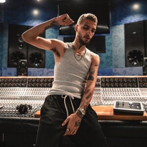 Tre Samuels in de studio in Amsterdam